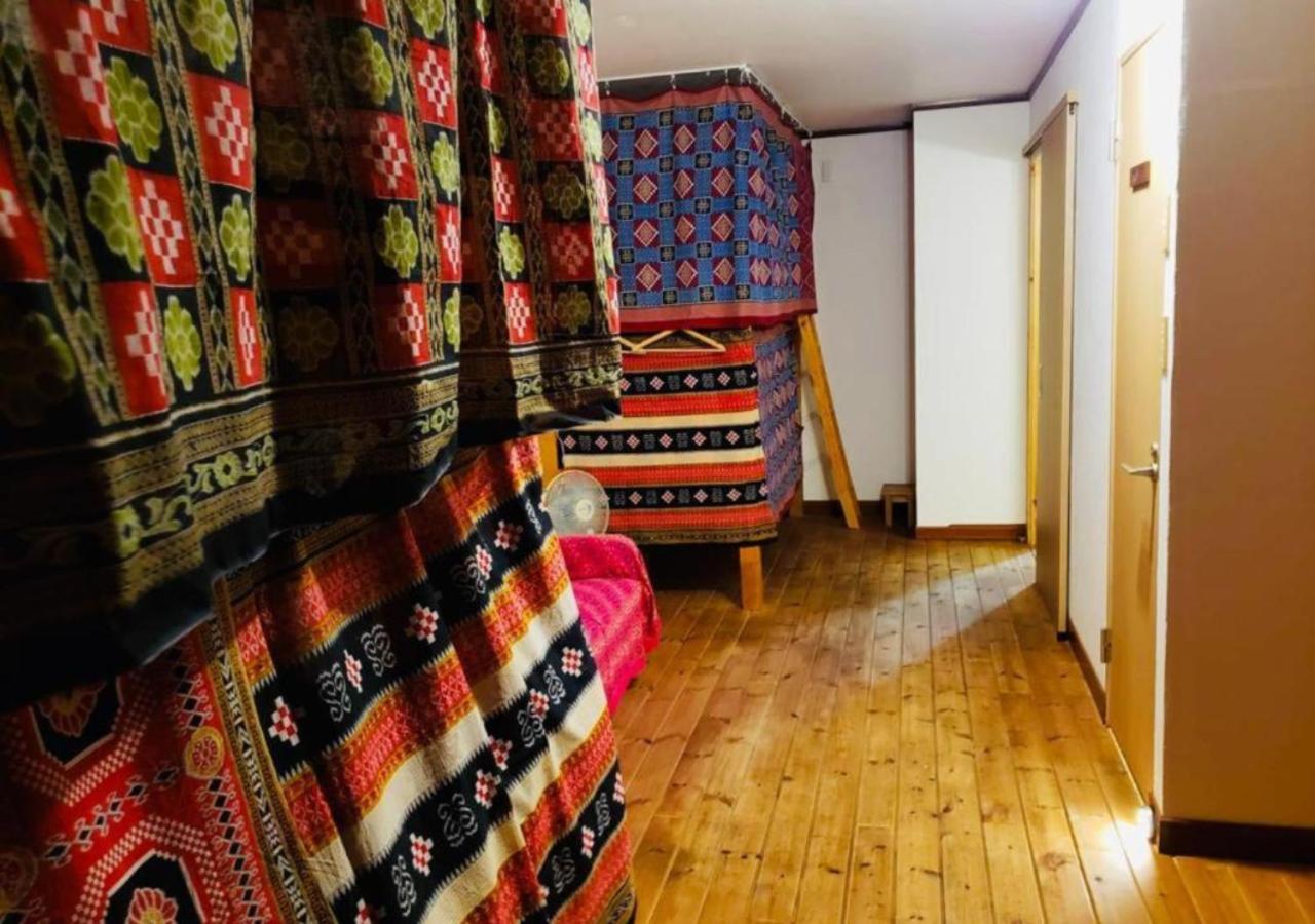 Santana Guest House Осака Экстерьер фото