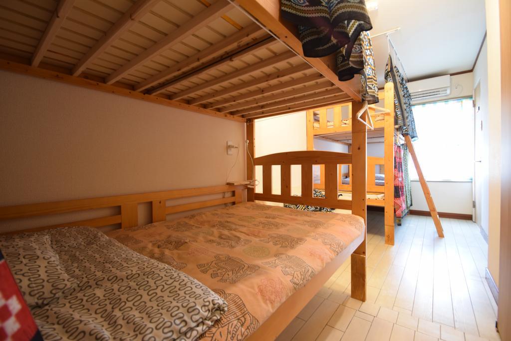 Santana Guest House Осака Экстерьер фото