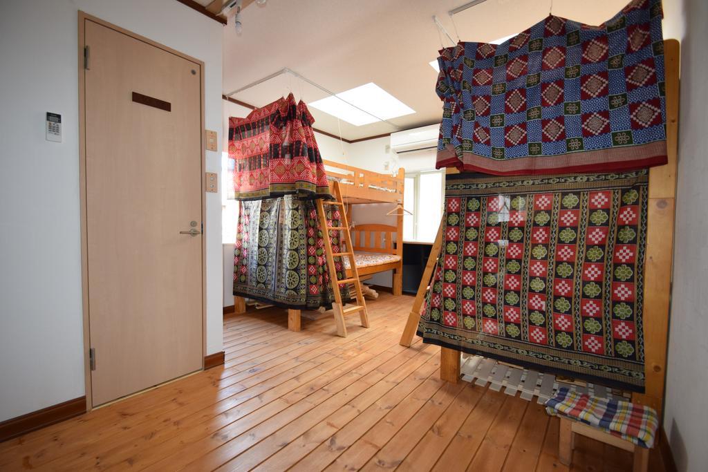 Santana Guest House Осака Экстерьер фото